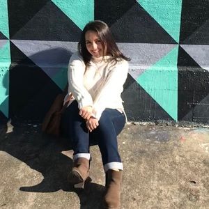 Meet your Posher, Claire